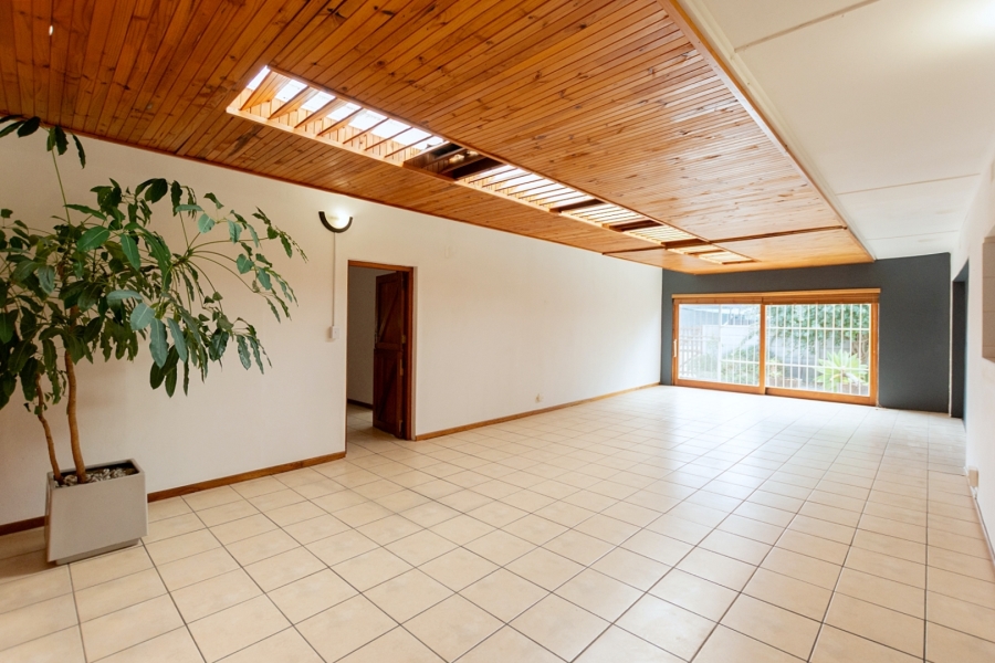 To Let 4 Bedroom Property for Rent in Dwarskersbos Western Cape